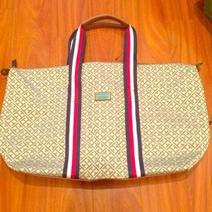 I am selling a Tommy Hilfiger tote bag.